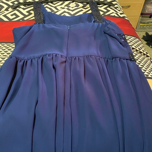 Ladies Dress - Picture 2 of 3